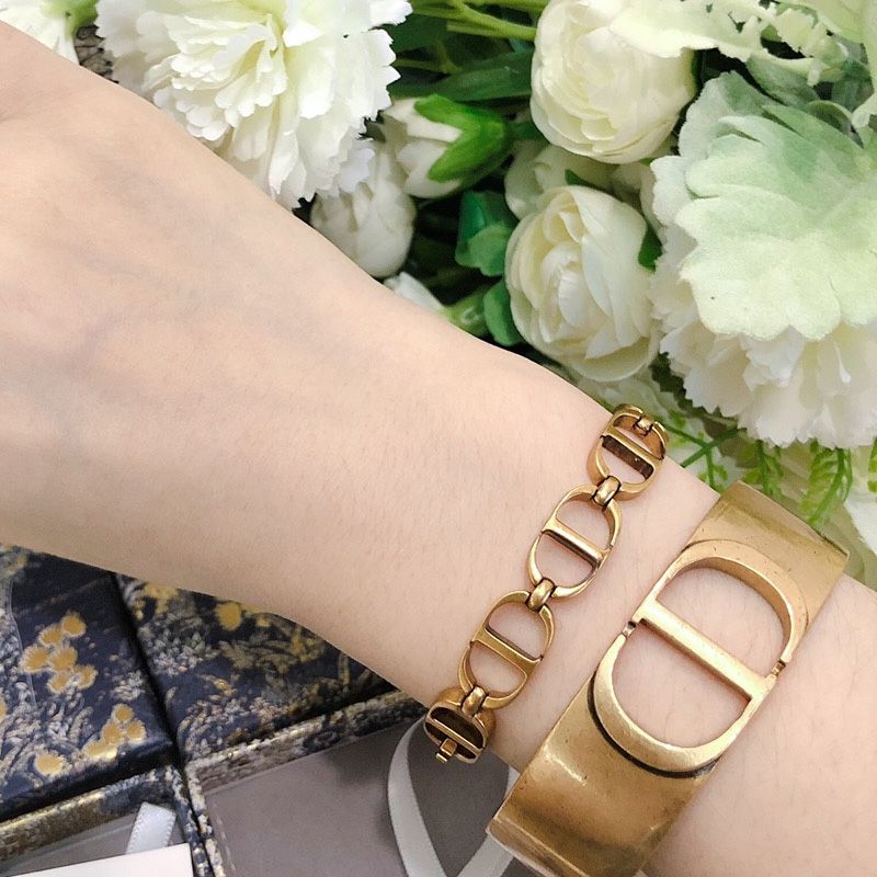 Dior 30 Montaigne Link Bracelet Antique Metal Gold - Image 2