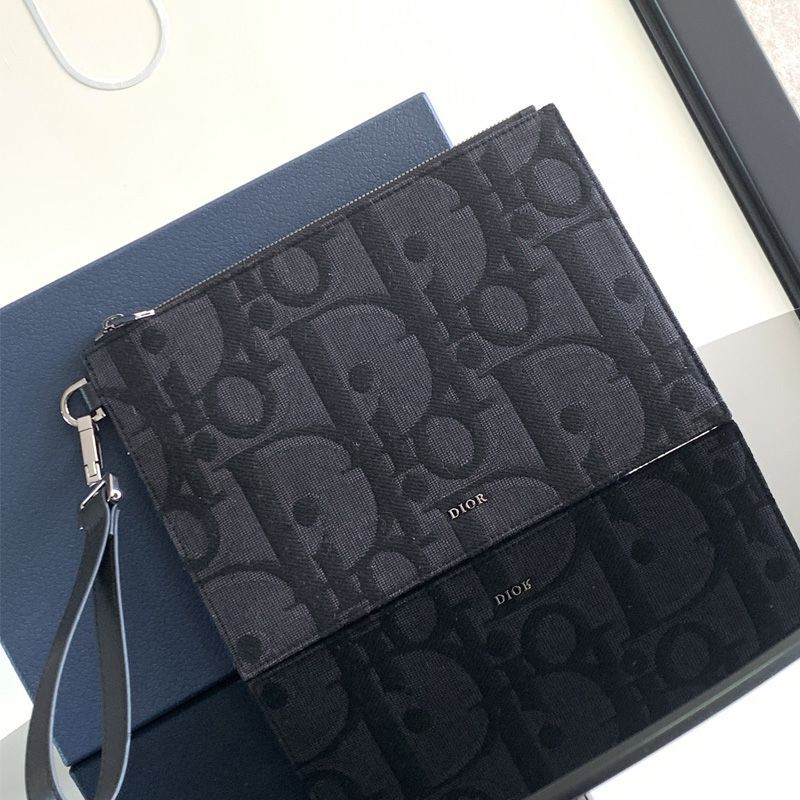 Dior A5 Pouch In Maxi Oblique Motif Canvas Black - Image 4