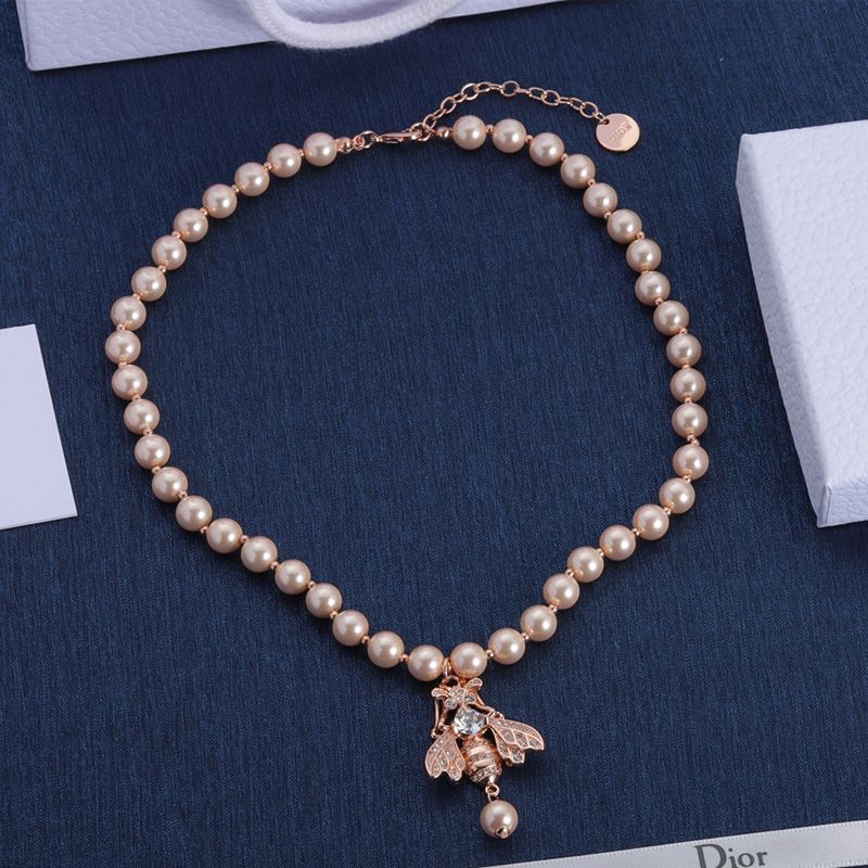Dior D-Bee Necklace Resin Pearls and Metal Pink - Image 4