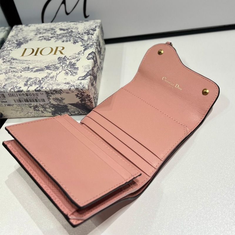 Dior Saddle Trifold Wallet In Grained Calfskin Pink - Image 3