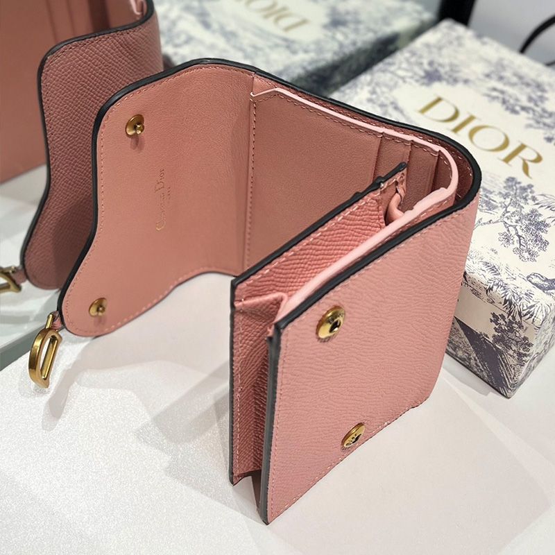 Dior Saddle Trifold Wallet In Grained Calfskin Pink - Image 4
