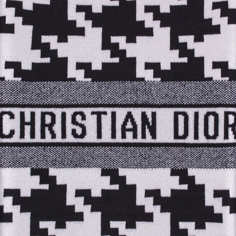 Dior Scarf In Macro Houndstooth Motif Technical Cashmere and Wool Black - Image 4