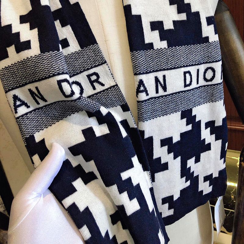 Dior Scarf In Macro Houndstooth Motif Technical Cashmere and Wool Navy Blue - Image 3