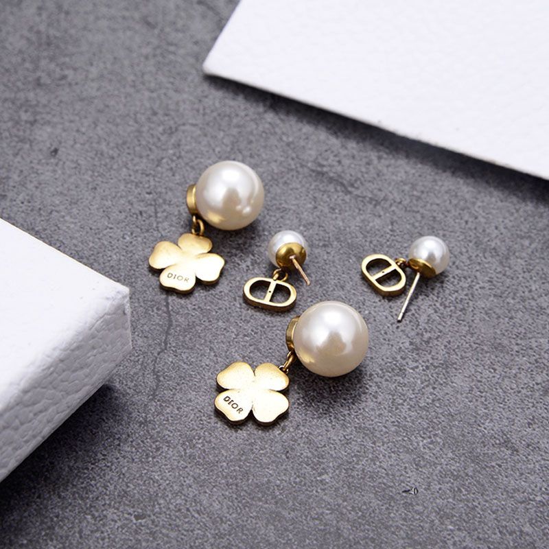 Dior Tribales Earrings Antique Metal with Resin Pearls, CD Signature and Four-Leaf Clover Signature Enhanced Crystals Gold - Image 4
