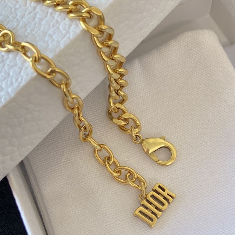 Diorevolution Prestige Choker Metal with Marquise-cut Crystals Gold - Image 3