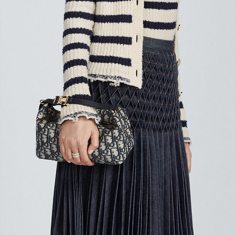 Medium DiorTravel Nomad Pouch In Oblique Motif Canvas Blue - Image 5