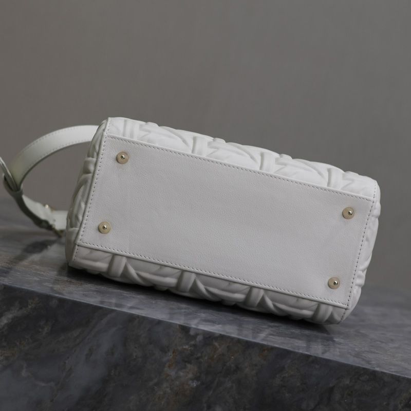 Medium Lady Dior Bag In Graphic Cannage Calfskin White - Image 4