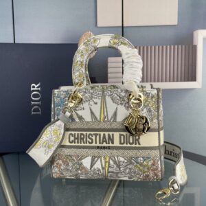 Medium Lady D-lite Bag In Reve d'Infini Motif Canvas Beige