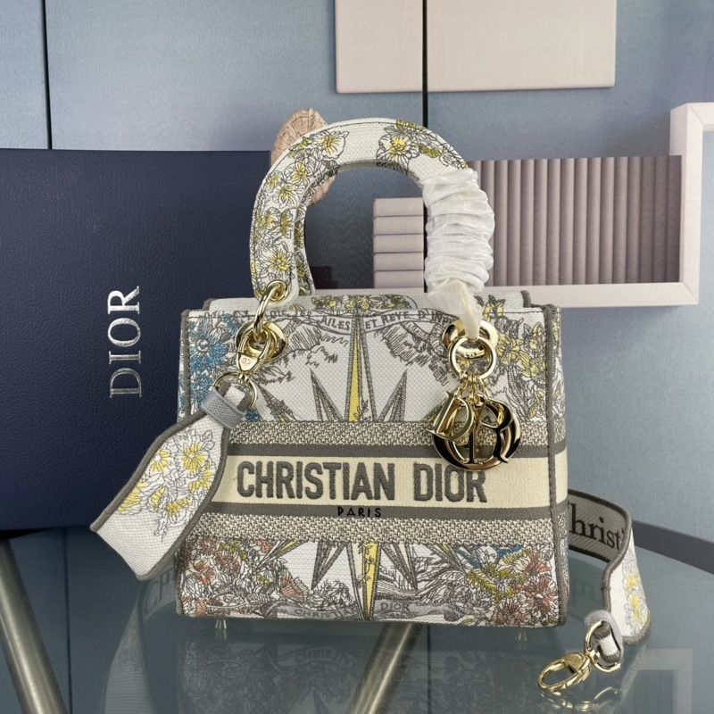 Medium Lady D-lite Bag In Reve d'Infini Motif Canvas Beige