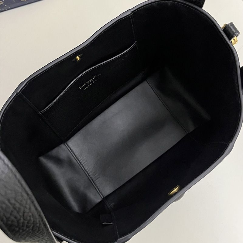 Small Dior Signature Bucket Bag In Grained Calfskin Black - Image 5