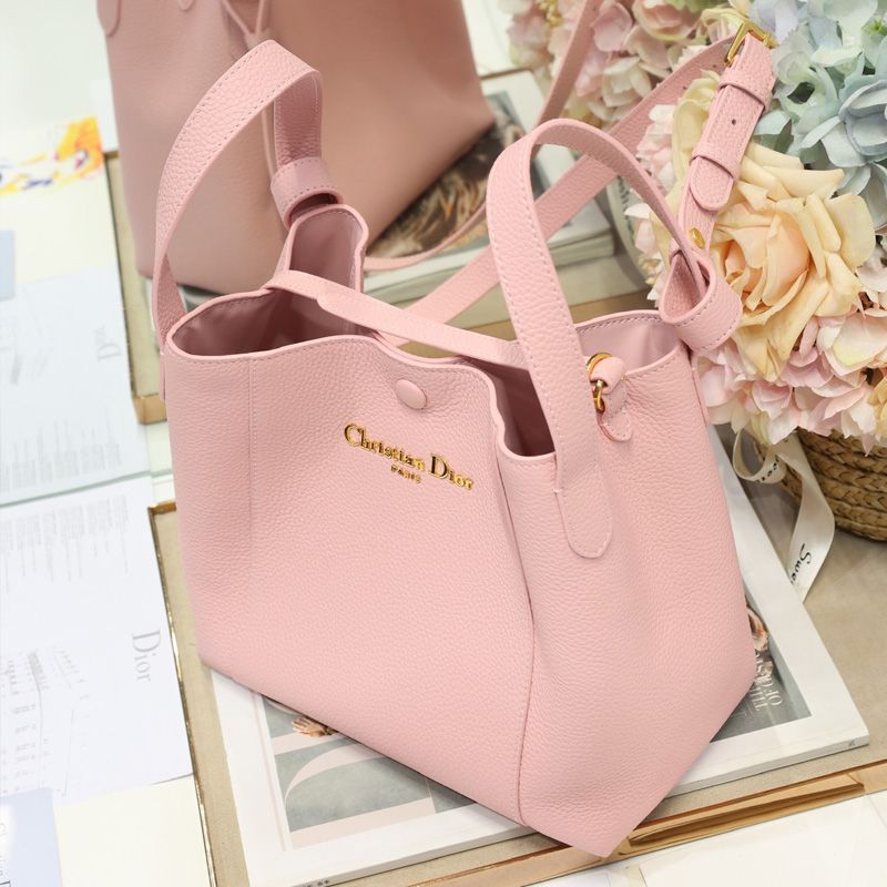 Small Dior Signature Bucket Bag In Grained Calfskin Cherry - Image 3