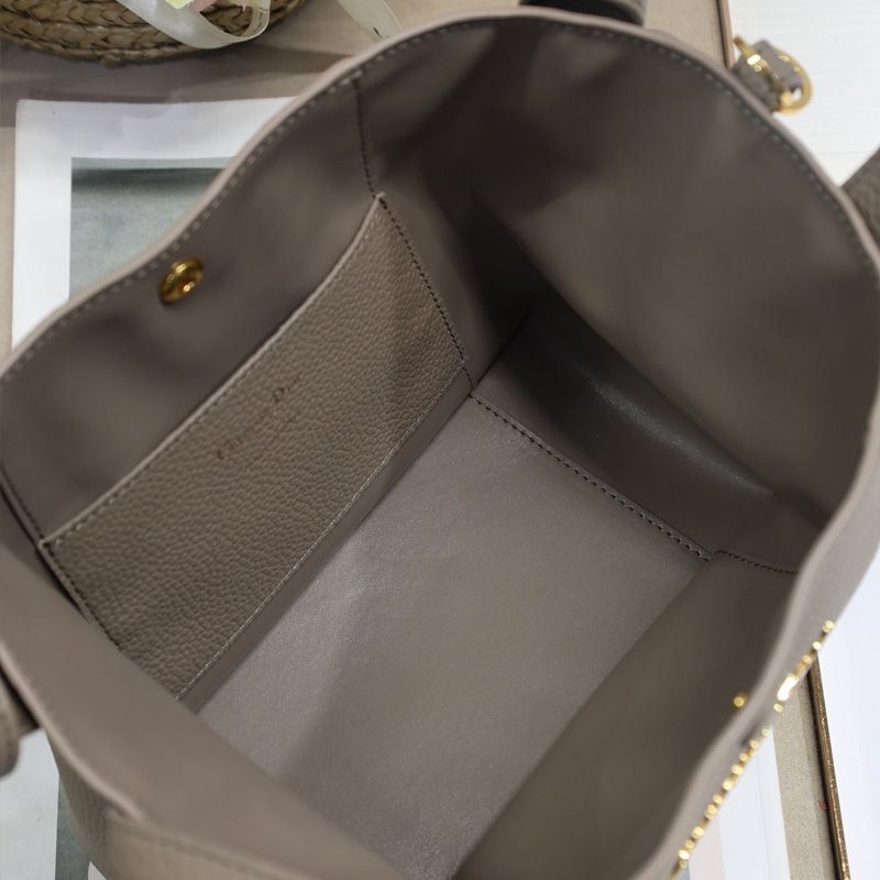 Small Dior Signature Bucket Bag In Grained Calfskin Grey - Image 5